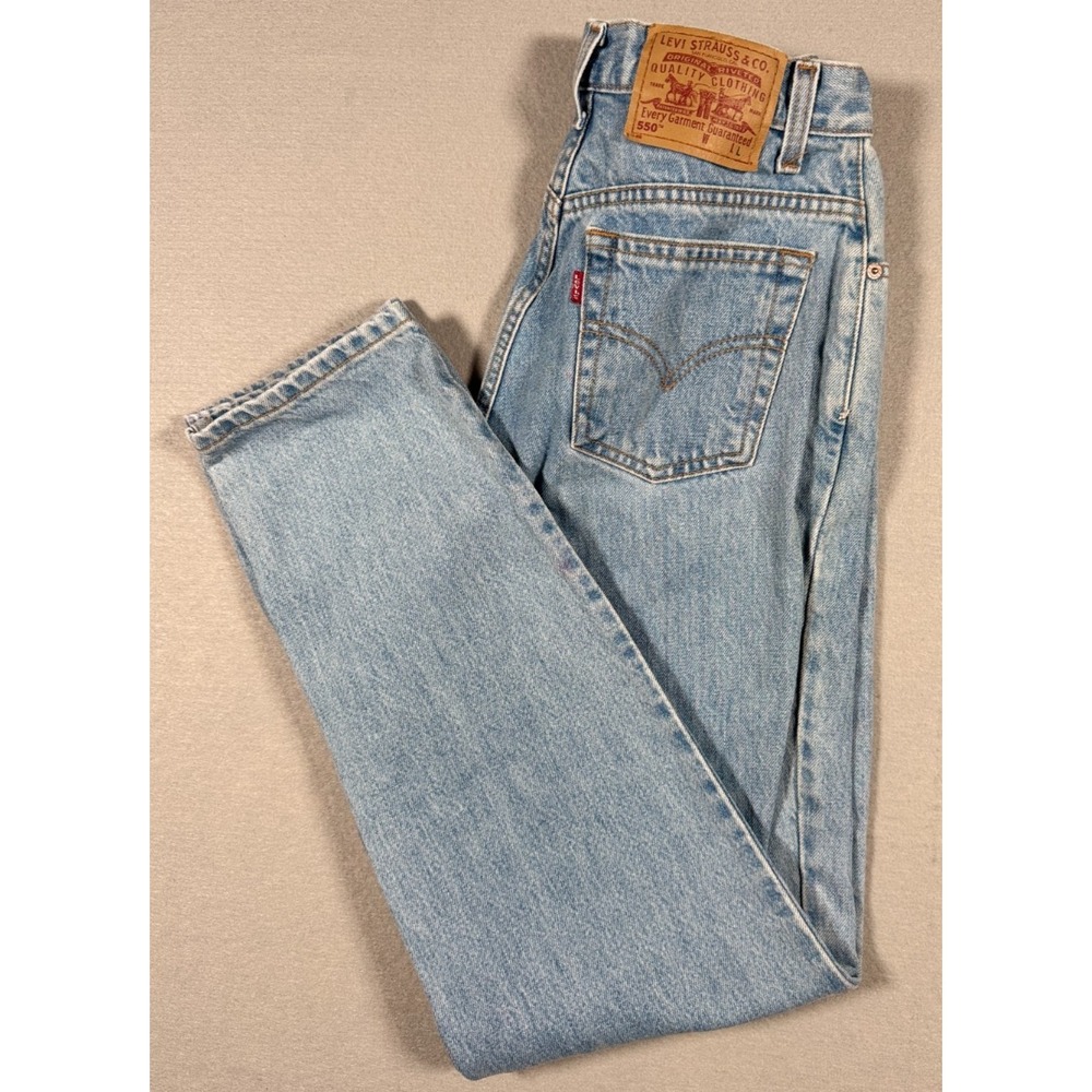 Levi's Women's 550 Relaxed Fit Tapered Leg Light Wash Jeans - Size 6 R L - 2006